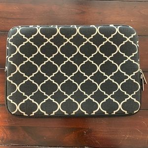 Laptop Sleeve Black and White